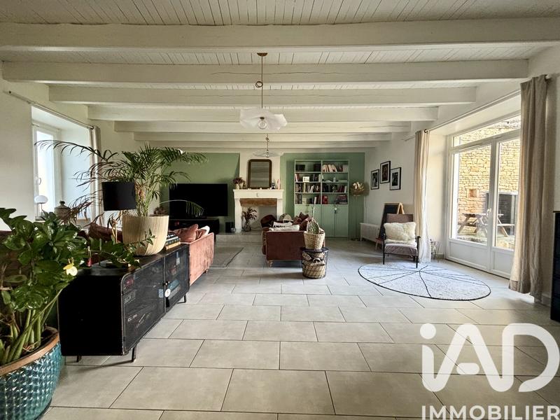 Maison - 216 m² - 8 pièces