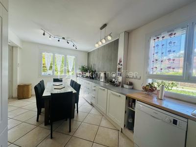 Maison - 146 m² - 6 pièces