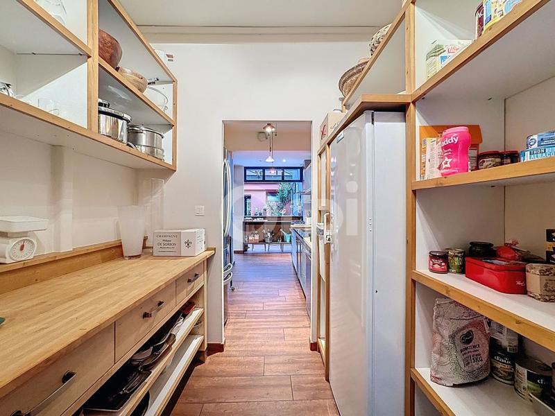 Demeure - 216 m² - 6 pièces