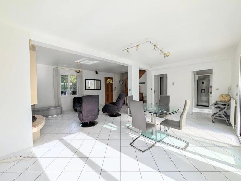 Maison - 120 m² - 6 pièces