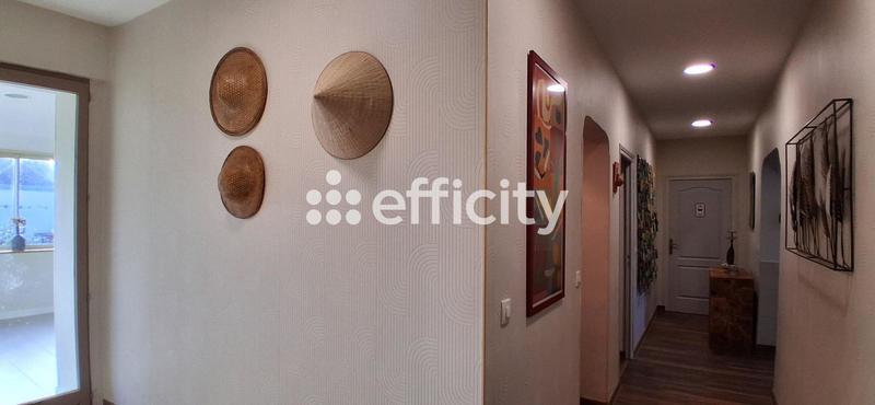 Maison - 343 m² - 11 pièces