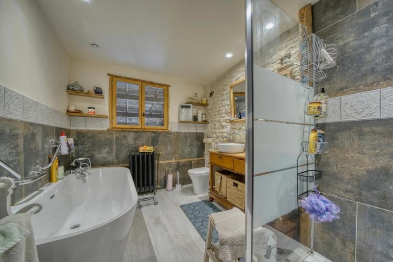 Demeure - 340 m² - 14 pièces