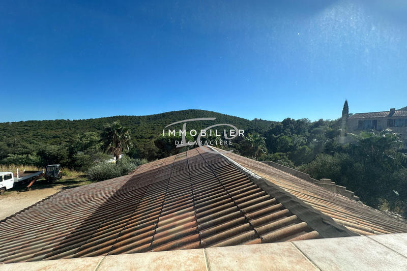 Maison - 300 m² - 14 pièces