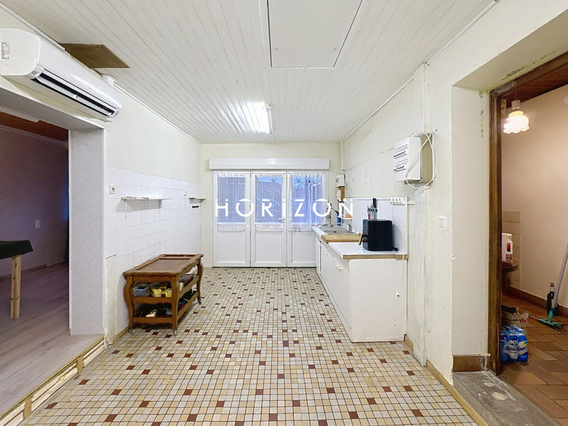 Villa - 180 m² - 8 pièces