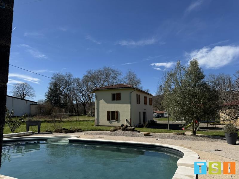 Maison - 105 m² - 4 pièces