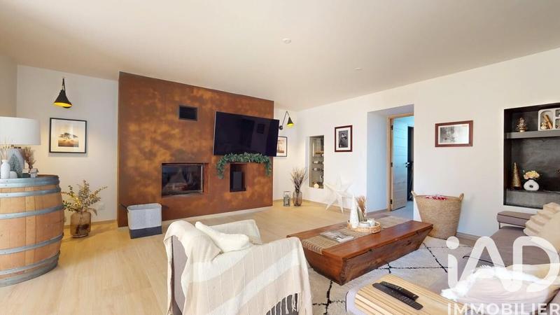 Maison - 205 m² - 6 pièces