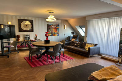 Appartement - 128 m² - 4 pièces