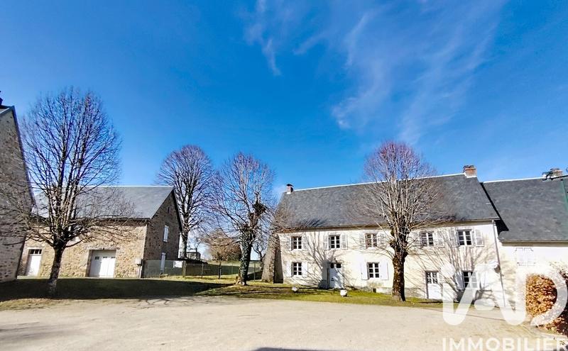 Maison - 335 m² - 13 pièces