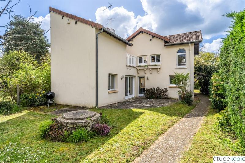 Maison - 177 m² - 9 pièces