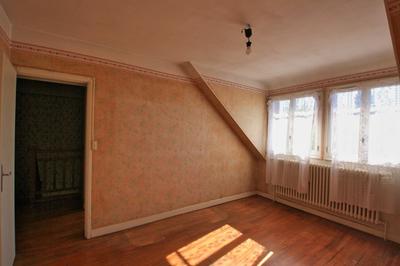 Maison - 165 m² - 9 pièces