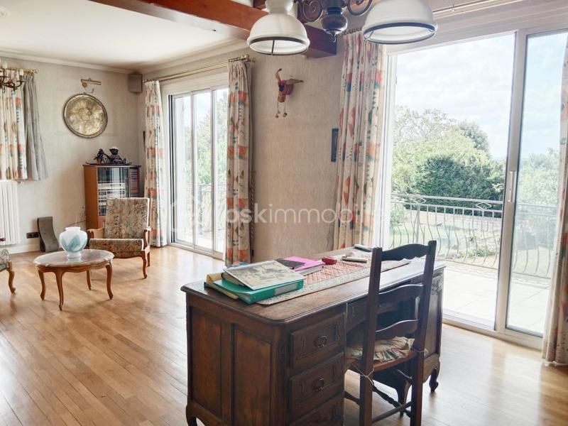 Maison traditionnelle - 177 m² - 8 pièces