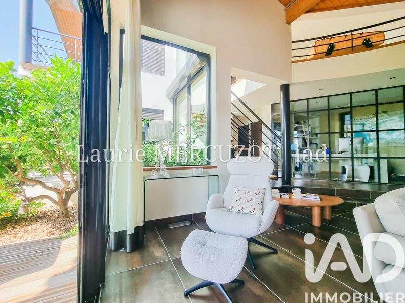 Maison - 260 m² - 7 pièces