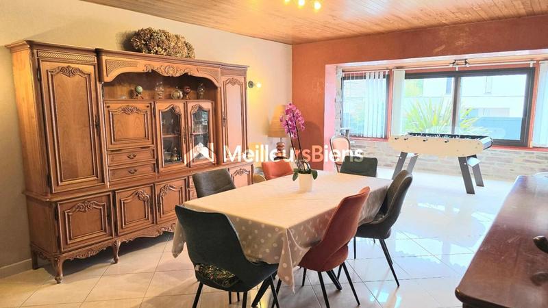 Maison - 180 m² - 9 pièces