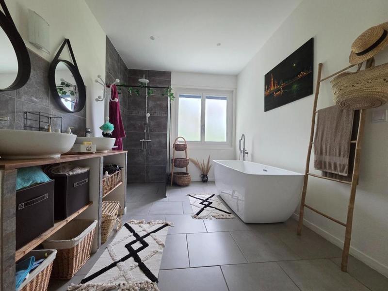 Maison - 165 m² - 6 pièces