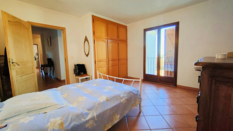 Propriété - 130 m² - 6 pièces