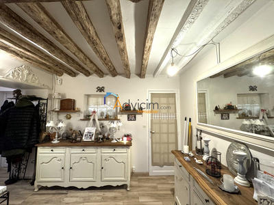 Maison - 240 m² - 8 pièces