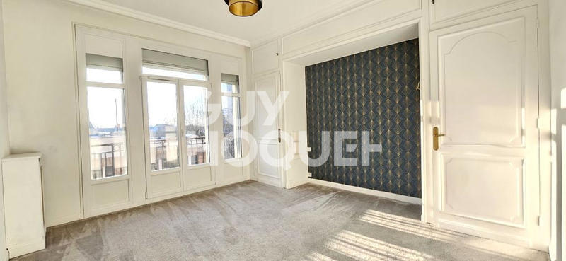 Appartement - 182 m² - 6 pièces