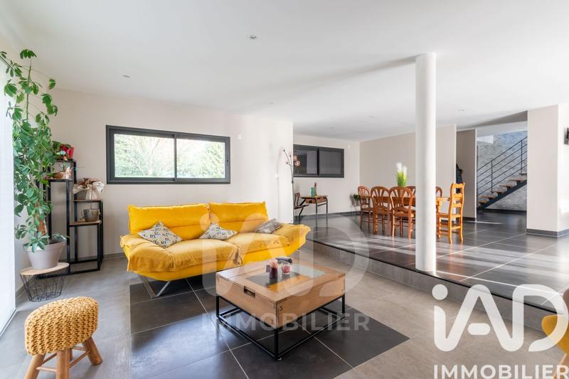 Maison - 195 m² - 6 pièces