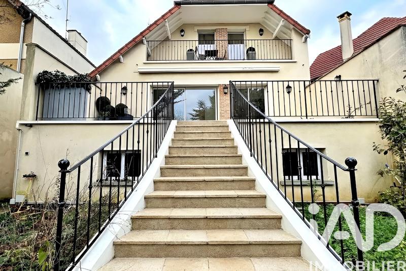 Maison - 160 m² - 9 pièces