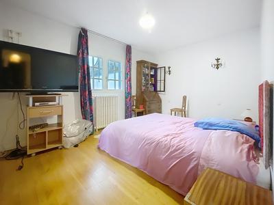 Maison - 242 m² - 10 pièces