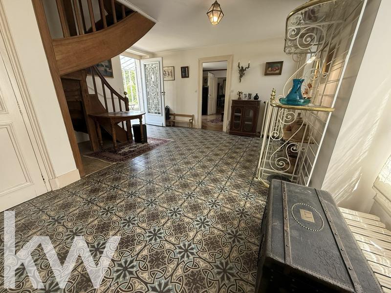 Maison ancienne - 246 m² - 7 pièces