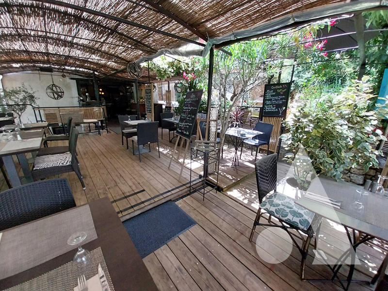 Maison - 210 m² - 6 pièces