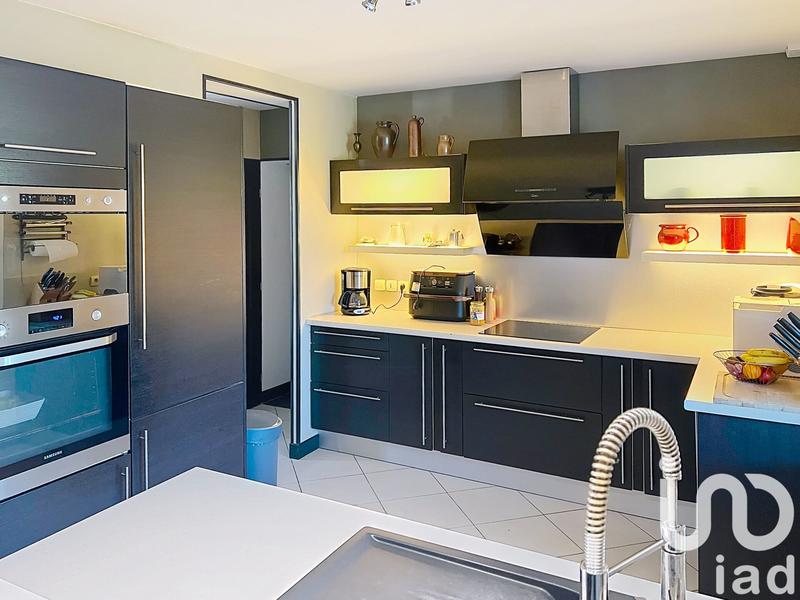 Maison - 202 m² - 8 pièces