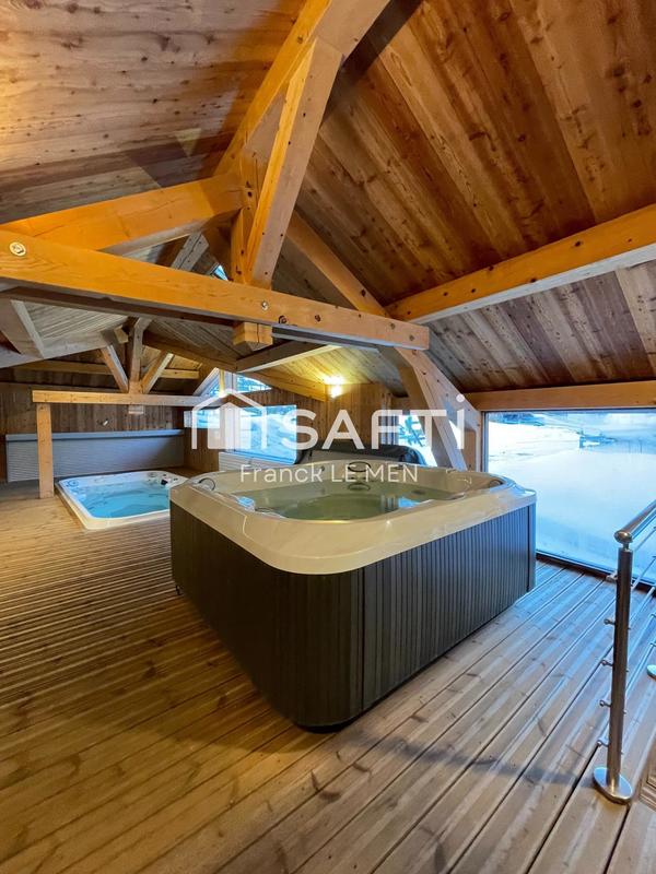 Châlet - 1 020 m² - 17 pièces