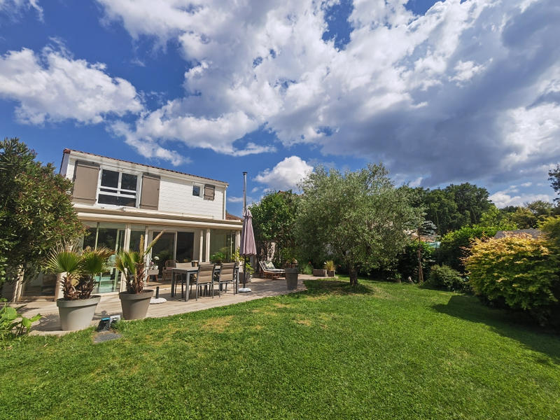 Maison - 170 m² - 6 pièces