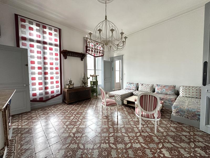 Appartement - 145 m² - 6 pièces