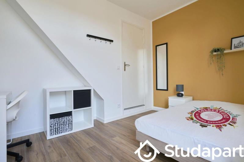 Chambre - 10 m² - 1 pièce