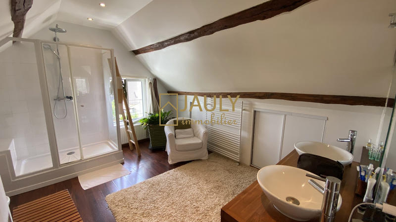 Maison - 300 m² - 9 pièces