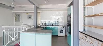 Maison - 214 m² - 8 pièces