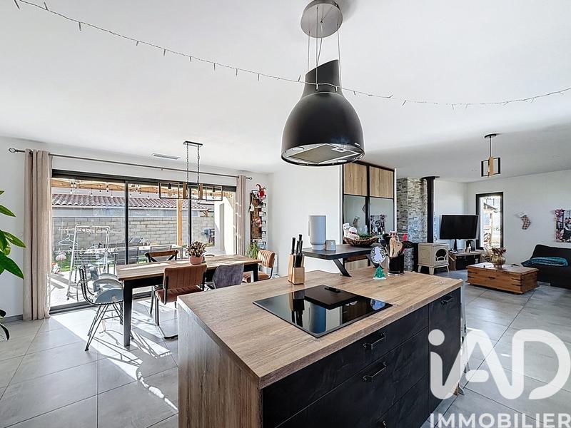 Maison - 102 m² - 4 pièces