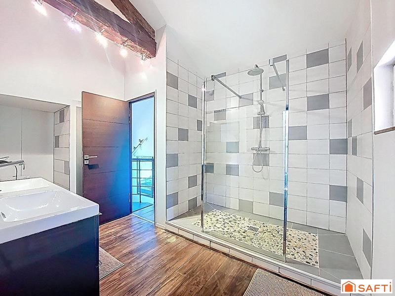 Maison - 372 m² - 12 pièces