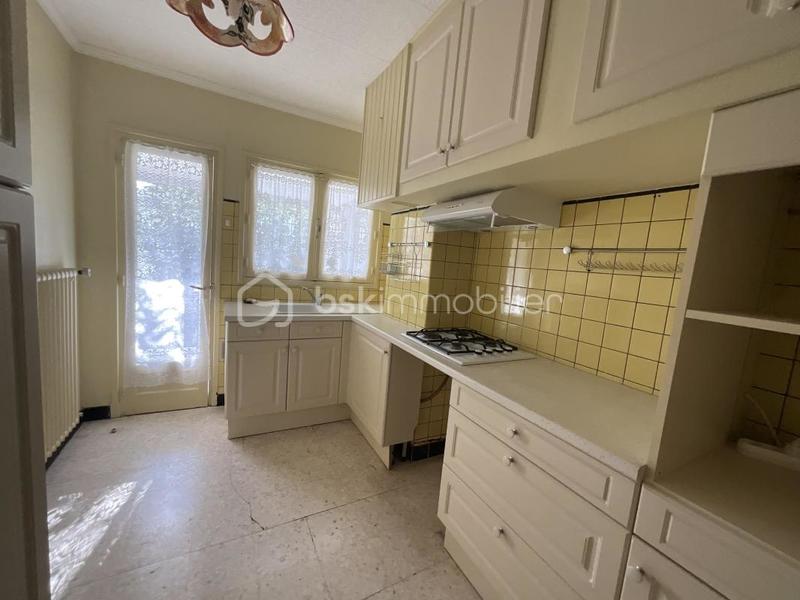 Maison - 180 m² - 8 pièces