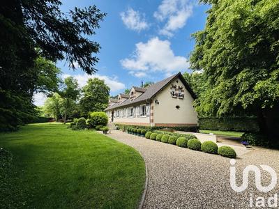 Maison - 220 m² - 8 pièces