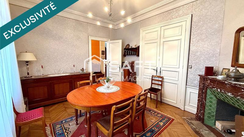 Maison - 207 m² - 8 pièces