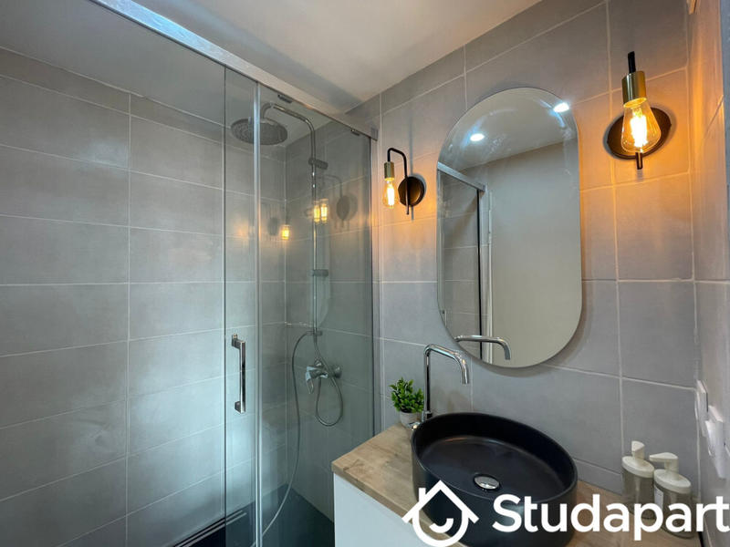 Chambre - 11 m² - 1 pièce