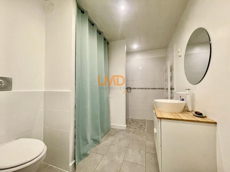 Maison - 230 m² - 10 pièces