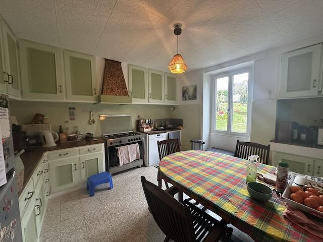 Maison de village - 200 m² - 10 pièces