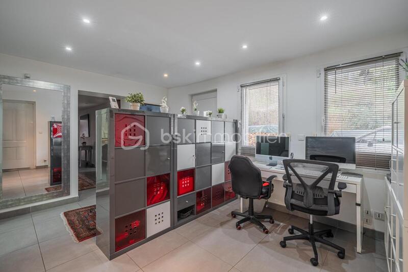 Propriété - 274 m² - 8 pièces