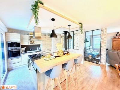 Maison - 90 m² - 5 pièces