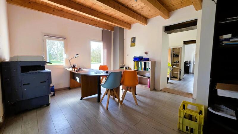 Maison - 249 m² - 8 pièces