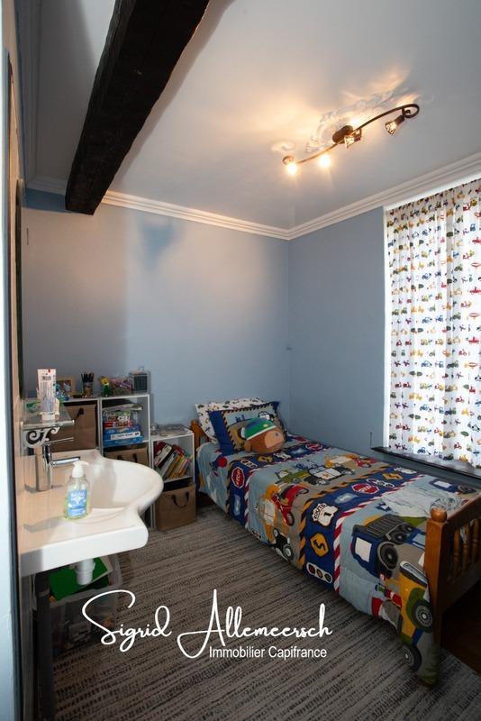 Maison - 227 m² - 7 pièces