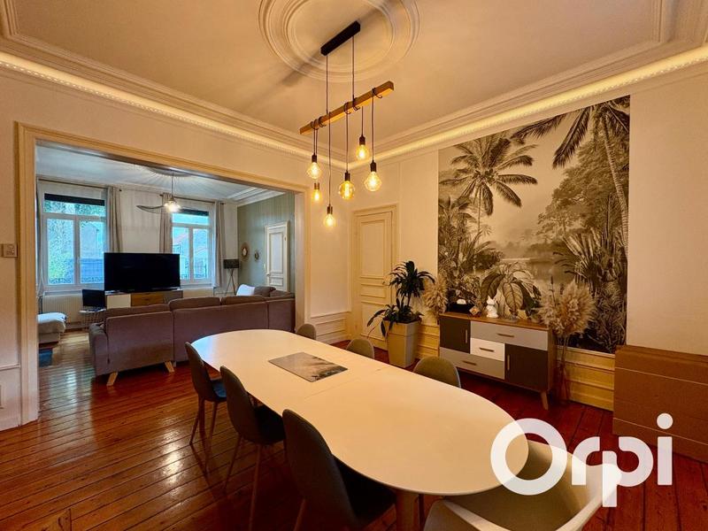 Maison - 335 m² - 8 pièces