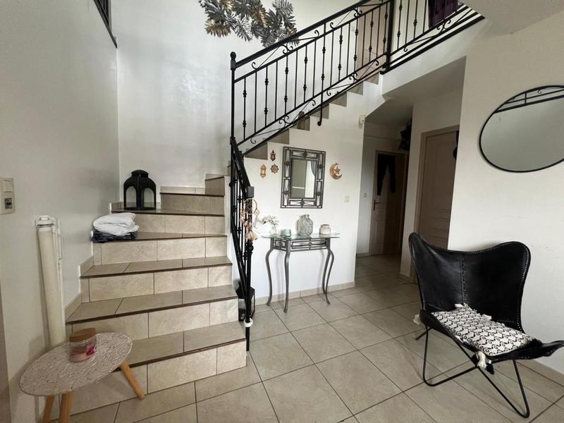 Maison - 230 m² - 9 pièces