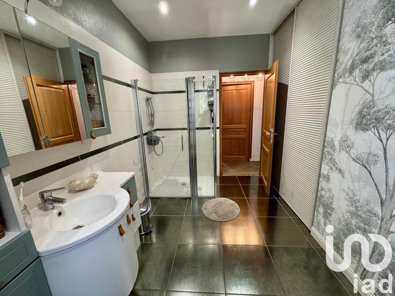 Maison - 200 m² - 7 pièces