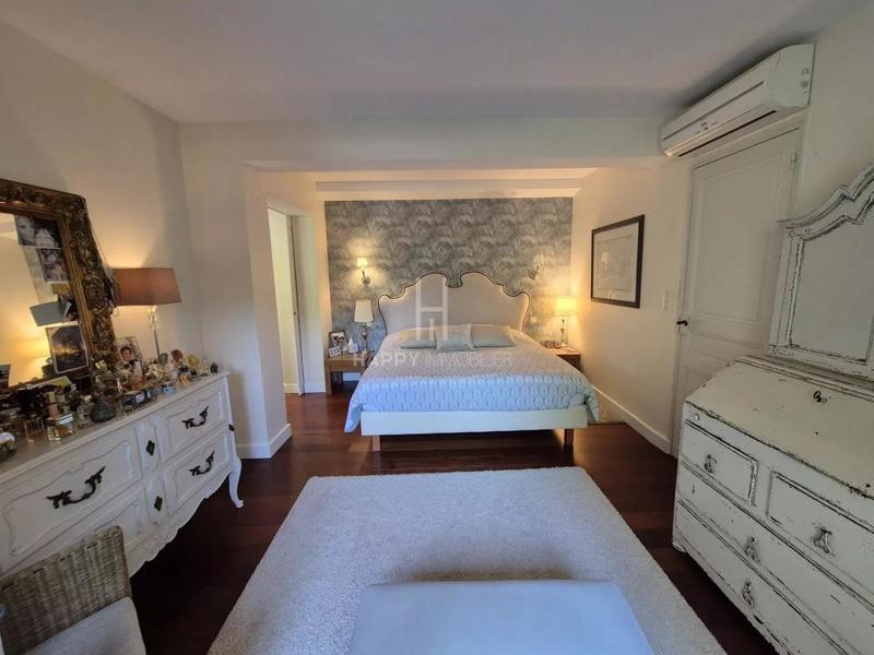 Maison - 195 m² - 6 pièces