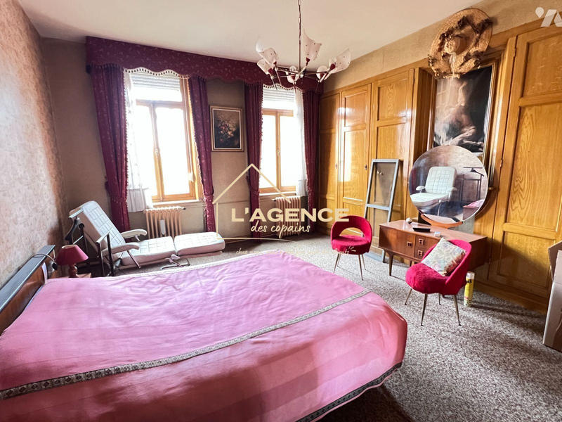 Maison - 290 m² - 8 pièces